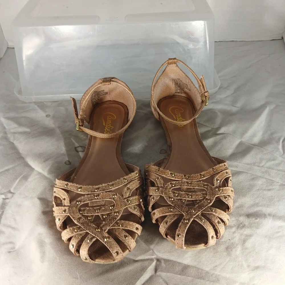 Candies‎ Huarache Flat Sandals 8 Tan Studded Caged Ankle Strap Boho Casual
